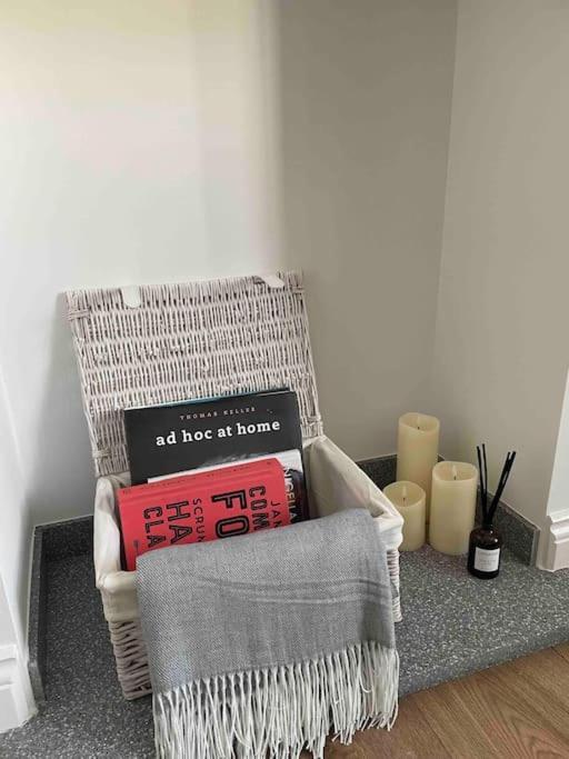 Abergavenny Center 2-Bed Flat Apartment Luaran gambar